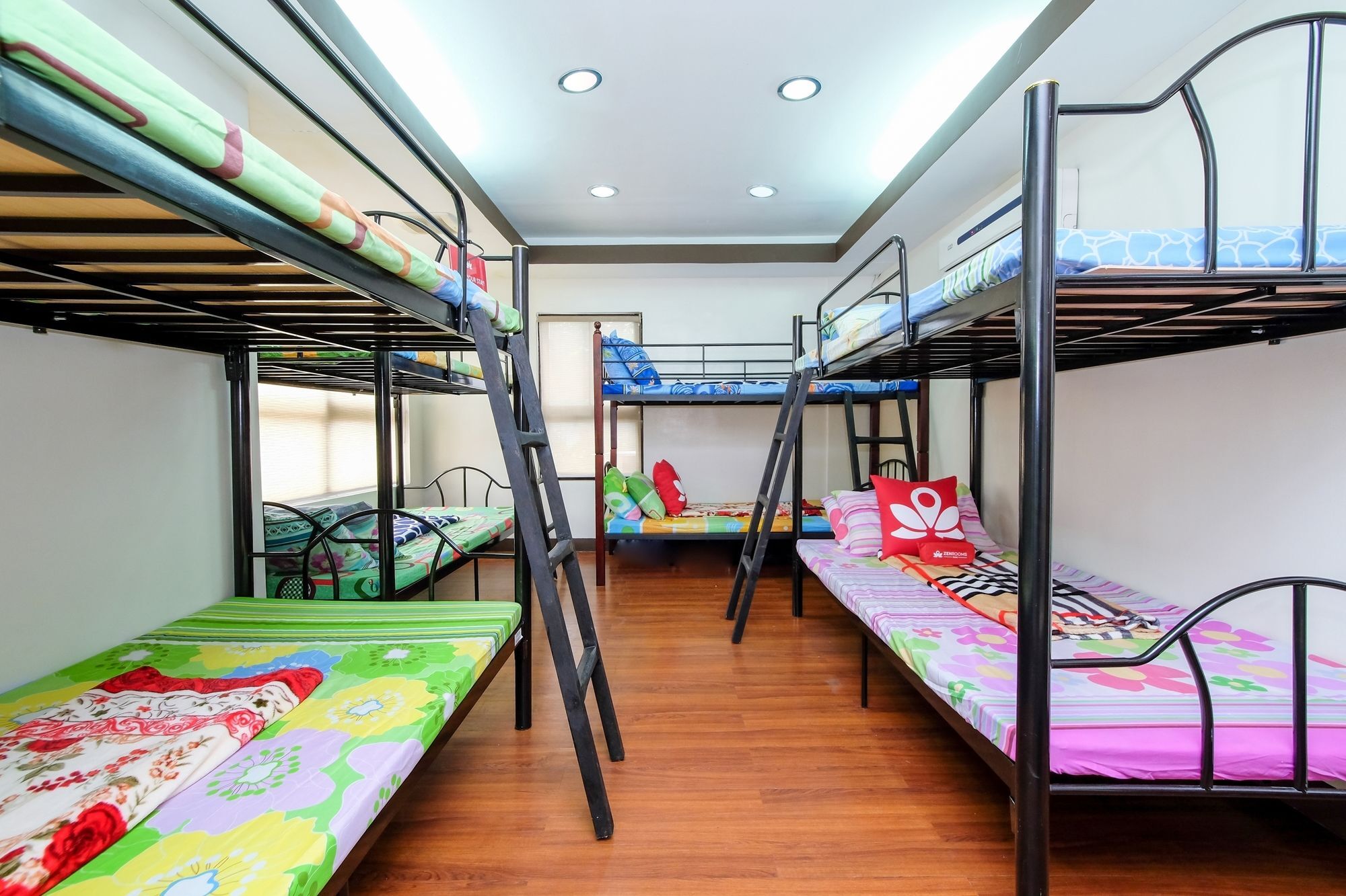 Zen Hostel Quirino Ave. Malate 马尼拉 外观 照片