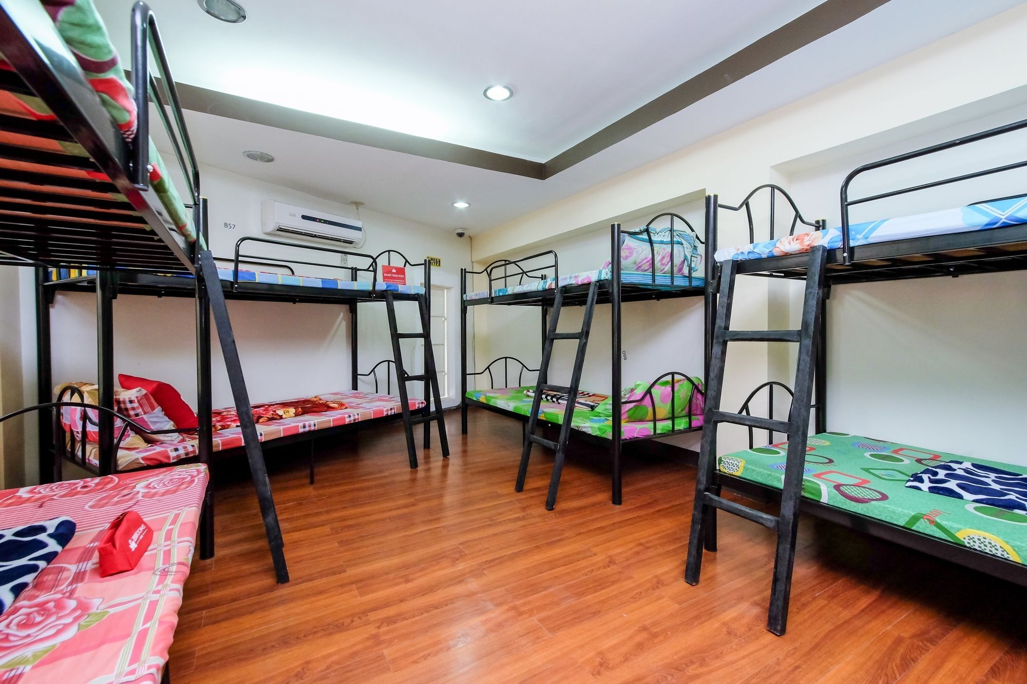 Zen Hostel Quirino Ave. Malate 马尼拉 外观 照片