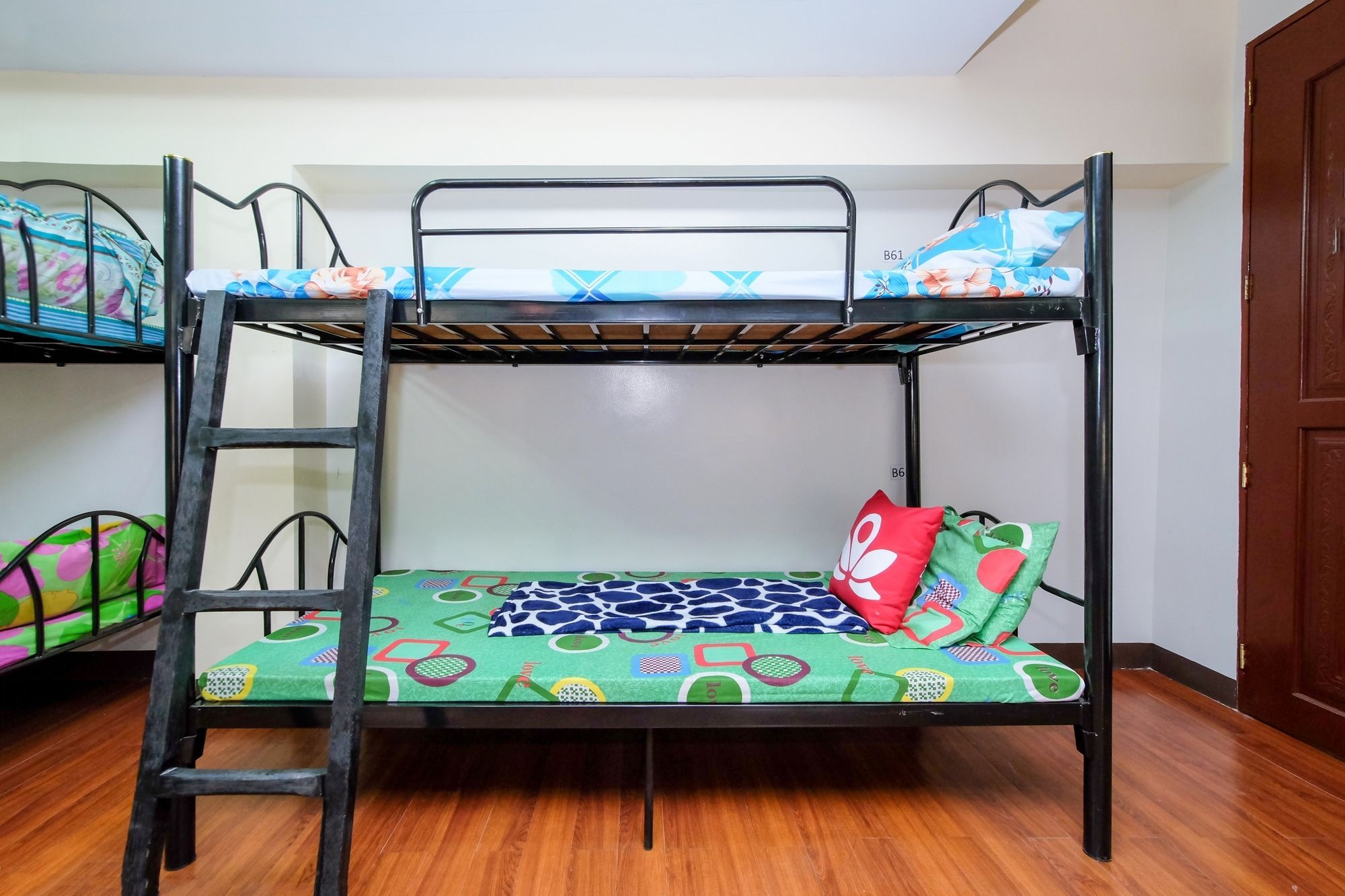 Zen Hostel Quirino Ave. Malate 马尼拉 外观 照片